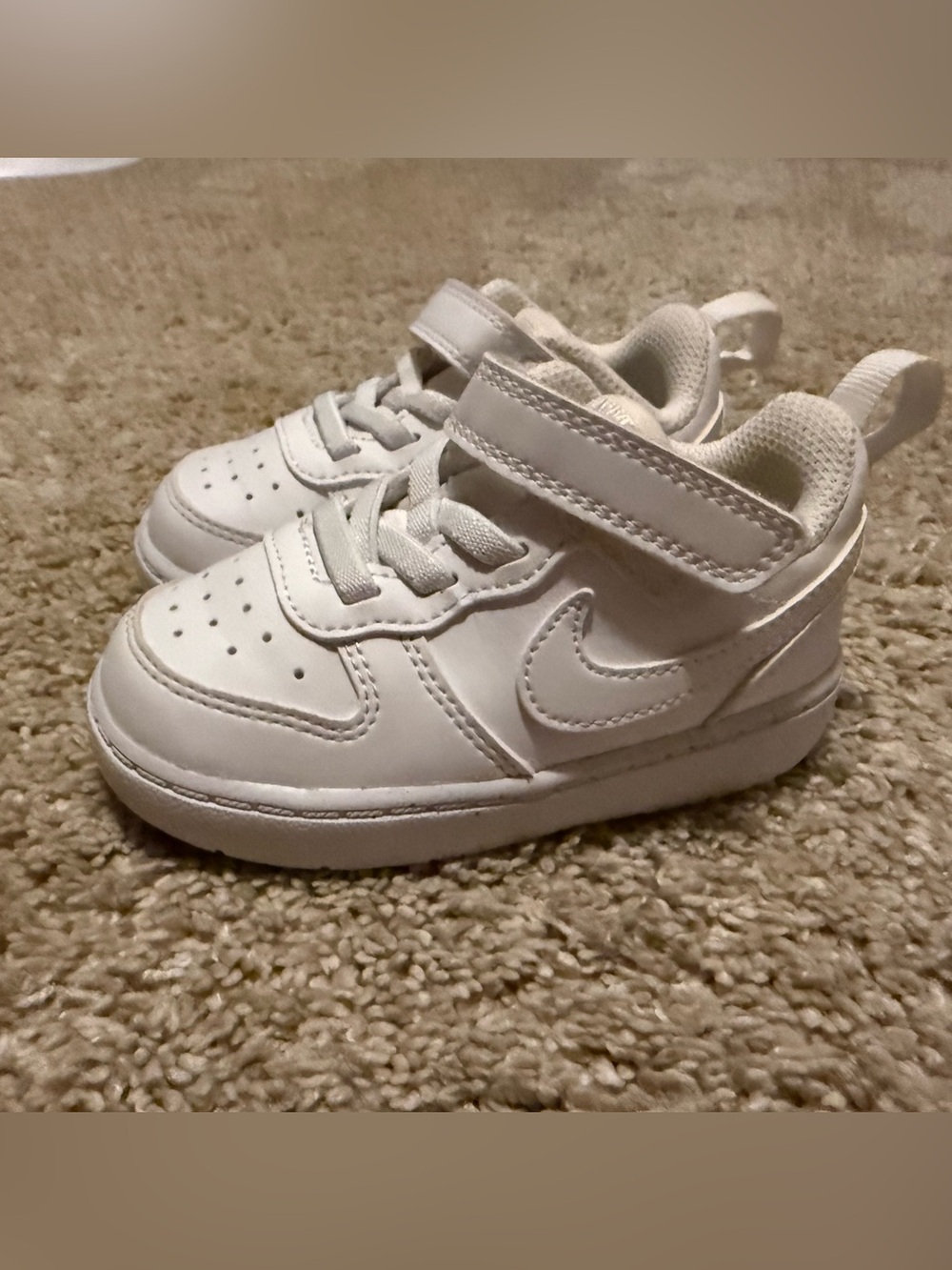 Nike white dunks toddler sz 6C